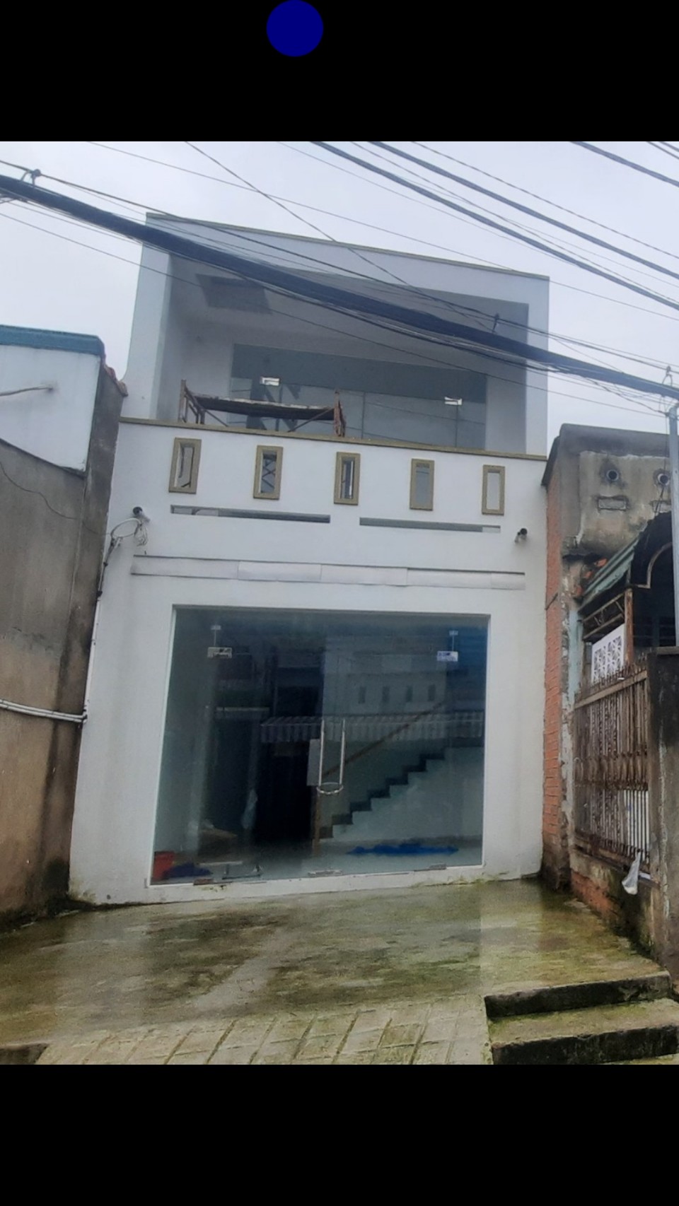 Cần bán nhà, 1 trệt, 1 lầu, có thang máy, mặt tiền đường 7m.